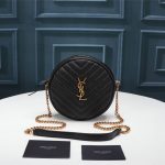 VINYLE ROUND CAMERA BAG IN CHEVRON-QUILTED GRAIN DE POUDRE EMBOSSED LEATHER - Image 2