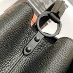 Louis Vuitton CAPUCINES MM - Image 6