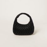 Large wander matelassé nappa leather hobo bag - Image 4