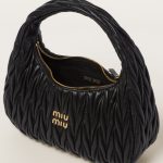Large wander matelassé nappa leather hobo bag - Image 6