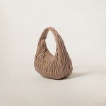 Large wander matelassé nappa leather hobo bag - Image 3