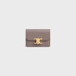 CARD HOLDER WITH FLAP TRIOMPHE IN SHINY CALFSKIN PEBBLE