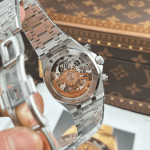 Audemars Piguet Royal Oak Frosted Gold Selfwinding Chronograph 26239BC.GG.1224BC.02 – VIP Version - Image 6