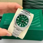 Rolex Oyster Perpetual 126000-0005 36mm Green Dial – VIP Version - Image 4