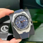 Vacheron Constantin Overseas Dual Time 7900V 41mm Blue Dial Steel – VIP Version - Image 4