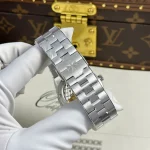 Vacheron Constantin Overseas 4500v/110a-B126 41mm – VIP Version - Image 7